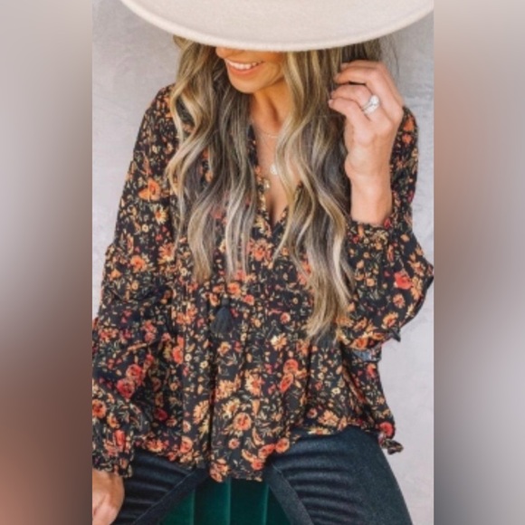 Flowy floral top - Picture 2 of 2